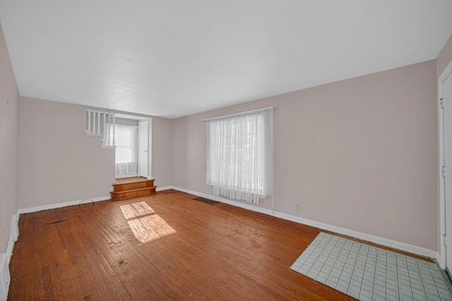 248 Adelaide Place, Munster, IN 46321