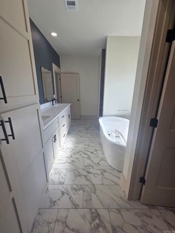 1901 Secretariat Way, Searcy, AR 72143