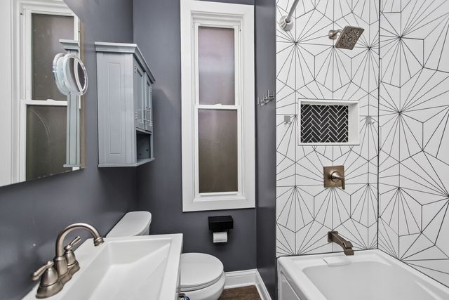 3339 W Le Moyne Street, Chicago, IL 60651