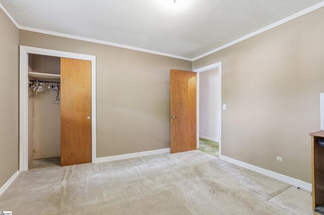 8 Woodridge Drive, Greenville, SC 29611