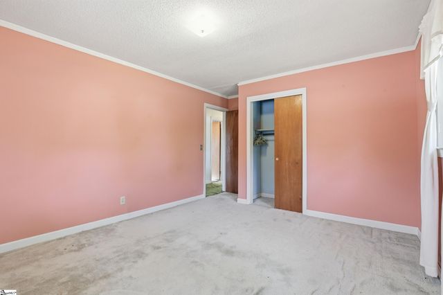8 Woodridge Drive, Greenville, SC 29611