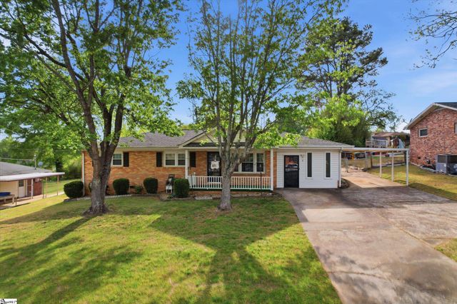 8 Woodridge Drive, Greenville, SC 29611