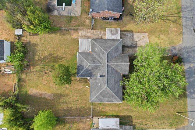 8 Woodridge Drive, Greenville, SC 29611