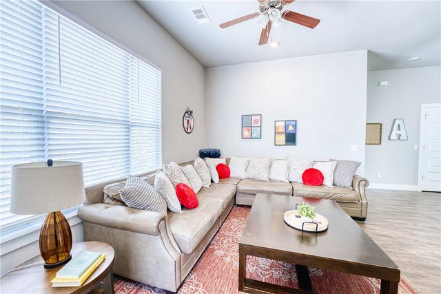 925 W Eagle Street, Fayetteville, AR 72701