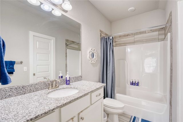 925 W Eagle Street, Fayetteville, AR 72701