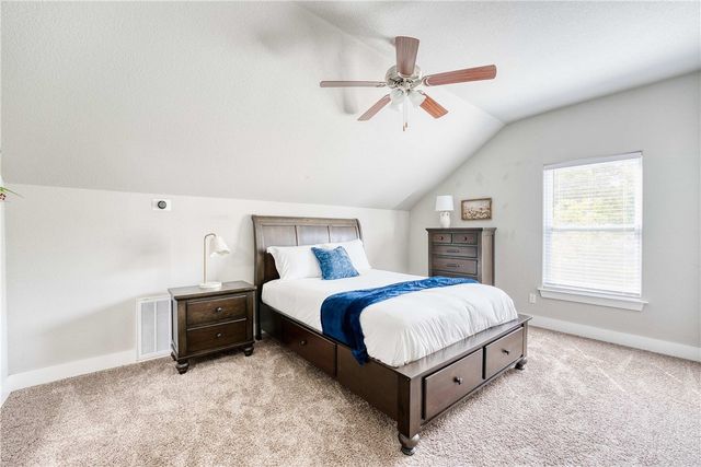 925 W Eagle Street, Fayetteville, AR 72701