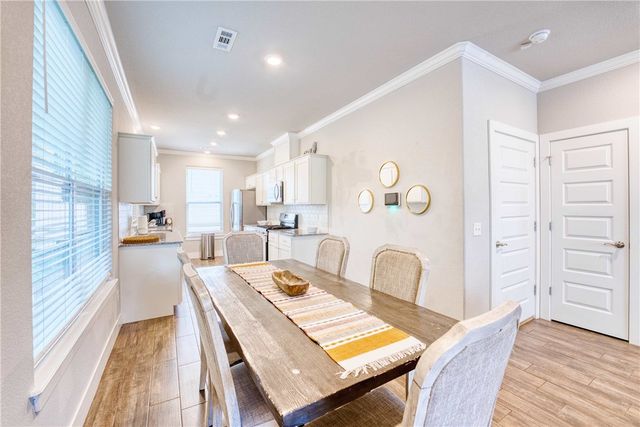 925 W Eagle Street, Fayetteville, AR 72701