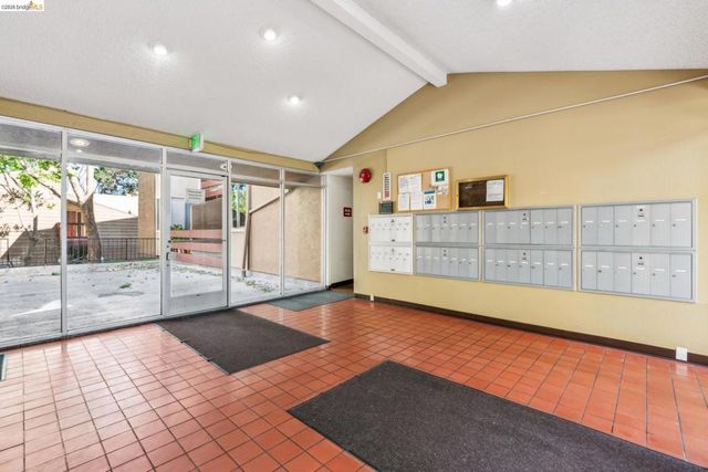 2121 Vale Rd 121, San Pablo, CA 94806