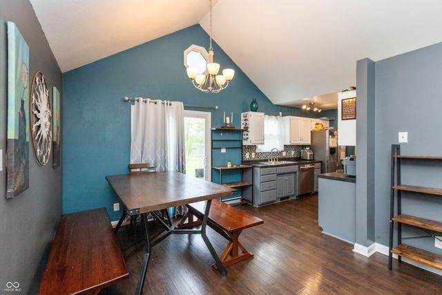 1122 Cottage Circle, Seymour, IN 47274