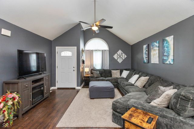 1122 Cottage Circle, Seymour, IN 47274