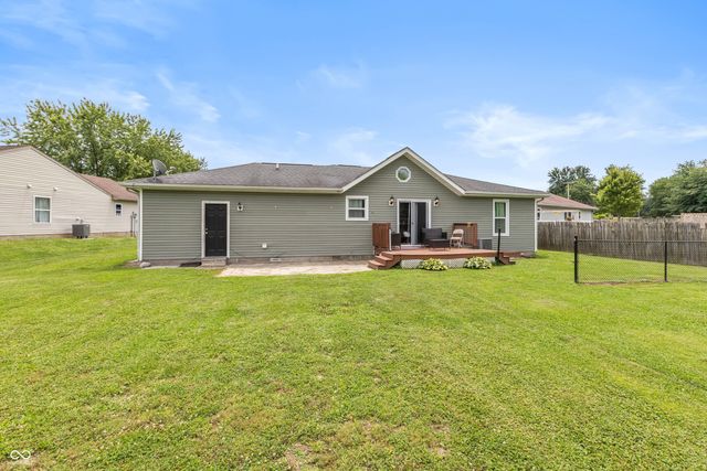 1122 Cottage Circle, Seymour, IN 47274