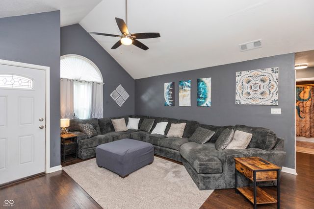 1122 Cottage Circle, Seymour, IN 47274