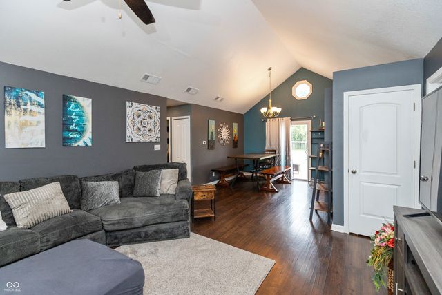 1122 Cottage Circle, Seymour, IN 47274