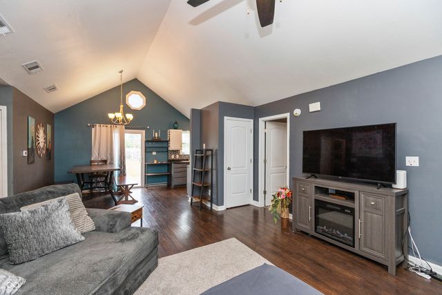 1122 Cottage Circle, Seymour, IN 47274