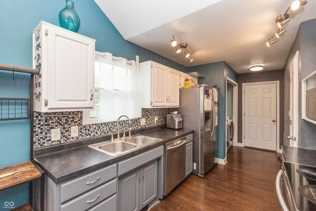 1122 Cottage Circle, Seymour, IN 47274