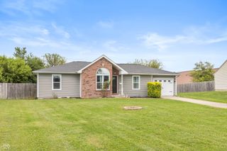 1122 Cottage Circle, Seymour, IN 47274