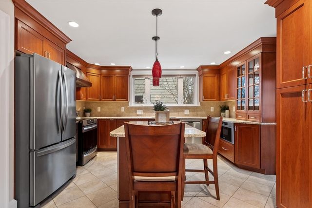 70 Ardsmoor Rd, Melrose, MA 02176