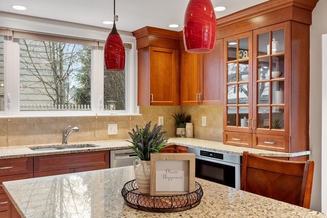 70 Ardsmoor Rd, Melrose, MA 02176