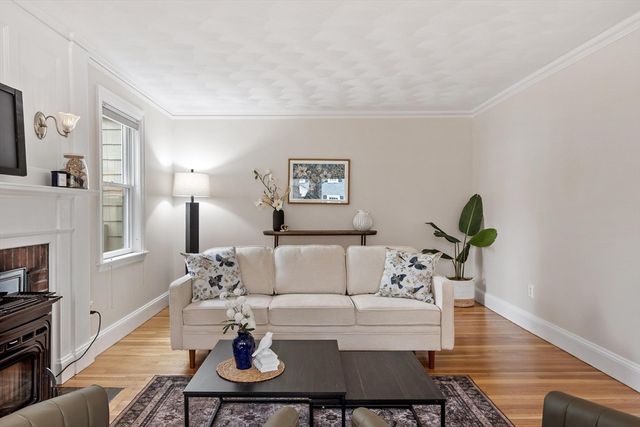 70 Ardsmoor Rd, Melrose, MA 02176