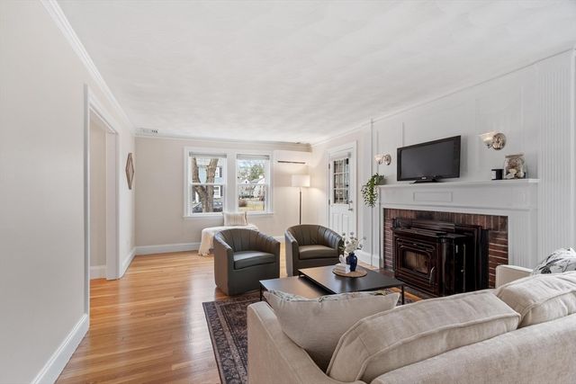 70 Ardsmoor Rd, Melrose, MA 02176