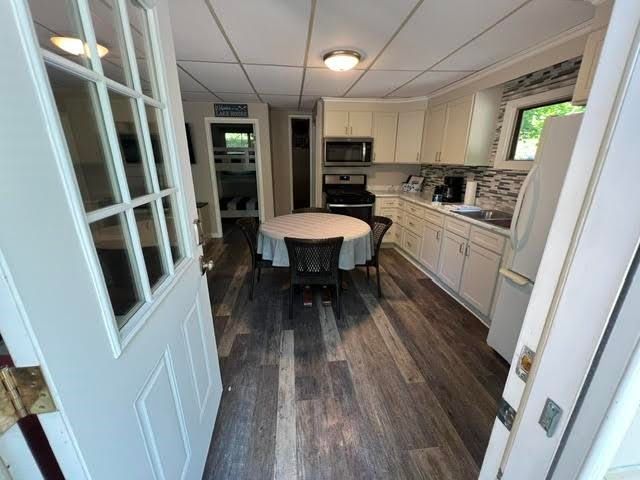 2341 Lakeview Avenue, Traverse City, MI 49696