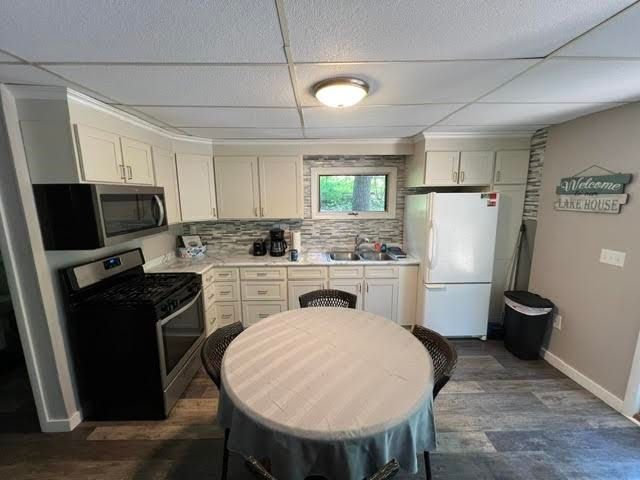 2341 Lakeview Avenue, Traverse City, MI 49696