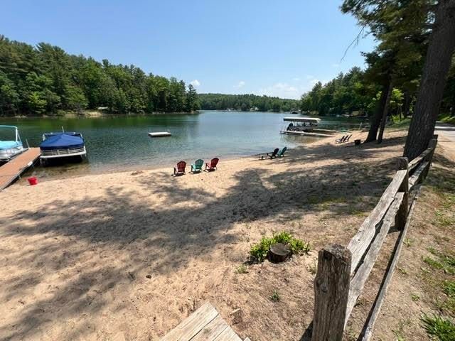 2341 Lakeview Avenue, Traverse City, MI 49696