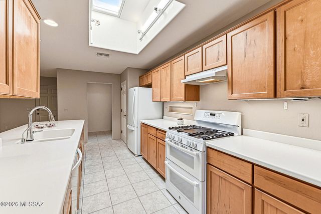 621 S Los Rubies Circle, Green Valley, AZ 85614