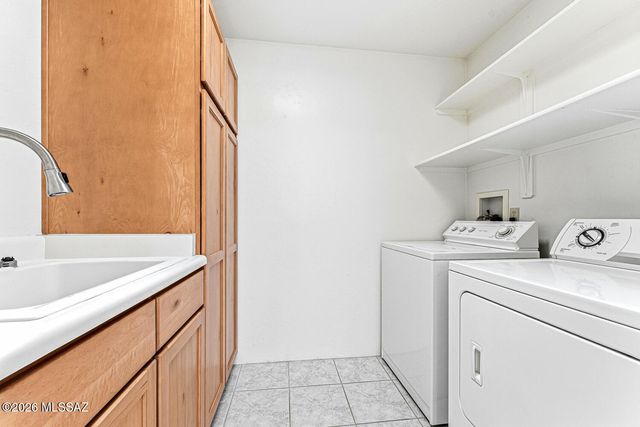 621 S Los Rubies Circle, Green Valley, AZ 85614