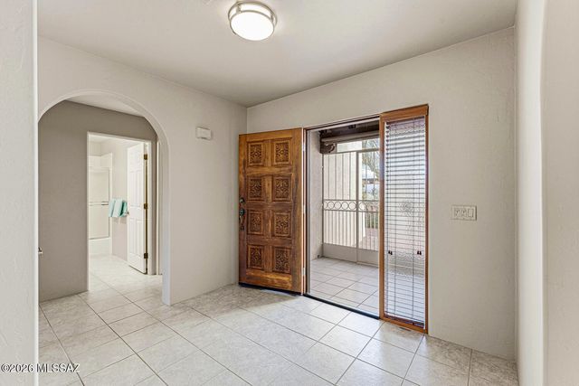 621 S Los Rubies Circle, Green Valley, AZ 85614