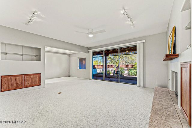 621 S Los Rubies Circle, Green Valley, AZ 85614