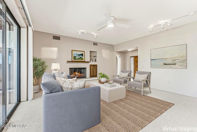 621 S Los Rubies Circle, Green Valley, AZ 85614