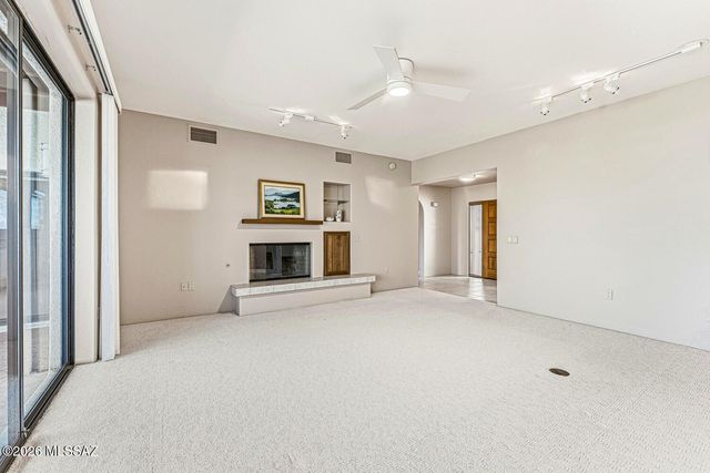 621 S Los Rubies Circle, Green Valley, AZ 85614