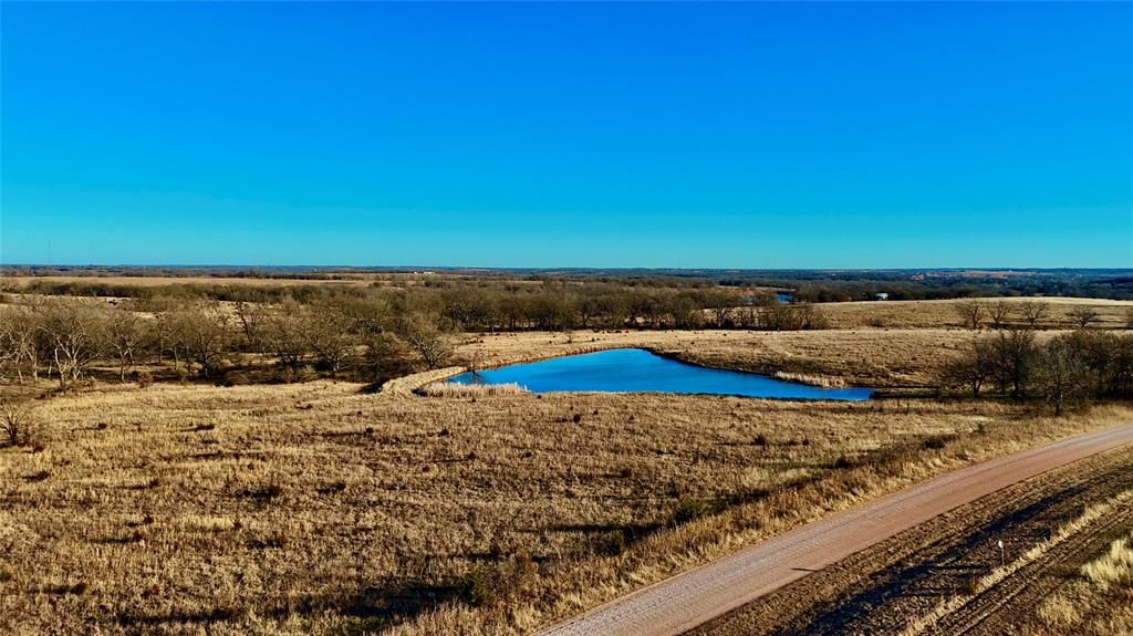 Image 1 of property listing at 10 Whiterock Road, Mcloud, OK 74851