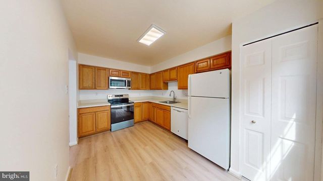 4477 HOLLY AVE, Fairfax, VA 22030