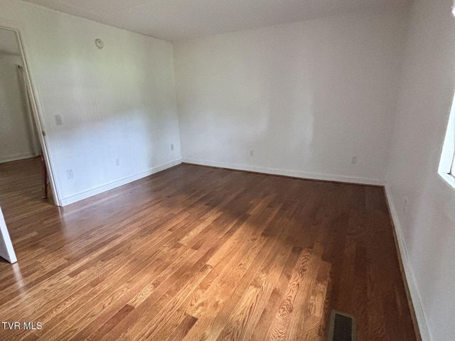 212 Md Dugger Road, Elizabethton, TN 37643