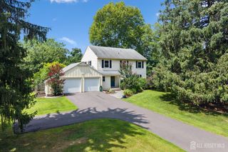 6 Spruce Lane, South Brunswick, NJ 08540
