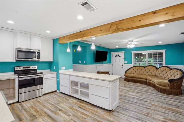 1724 E Crestway Drive, West Tawakoni, TX 75474