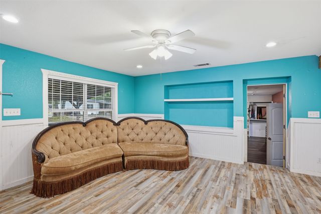1724 E Crestway Drive, West Tawakoni, TX 75474