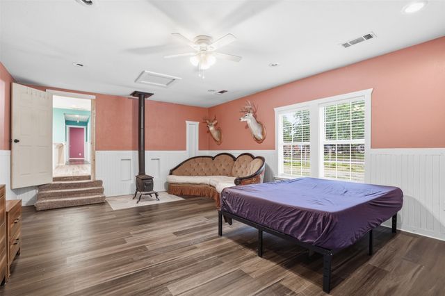 1724 E Crestway Drive, West Tawakoni, TX 75474