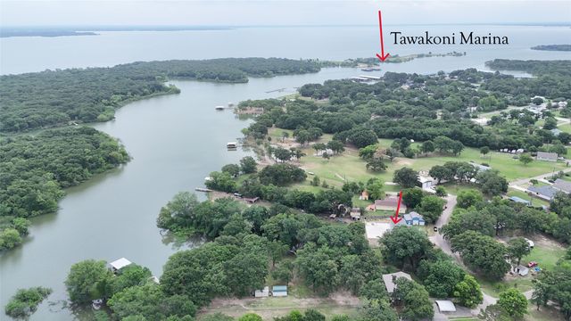 1724 E Crestway Drive, West Tawakoni, TX 75474