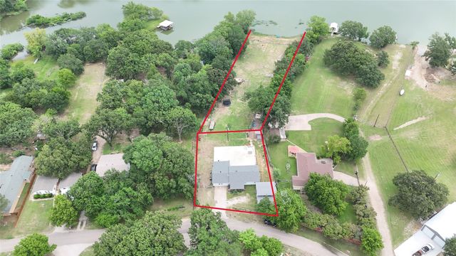 1724 E Crestway Drive, West Tawakoni, TX 75474