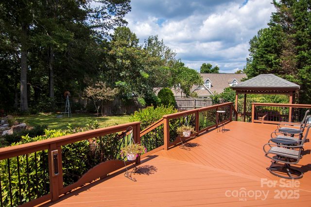 132 Serenity Circle, Hendersonville, NC 28792