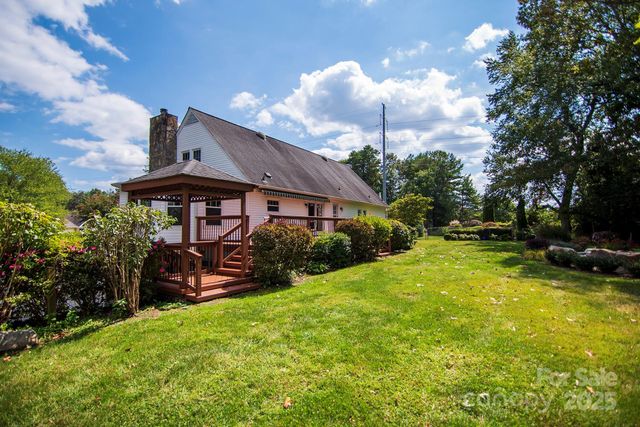 132 Serenity Circle, Hendersonville, NC 28792