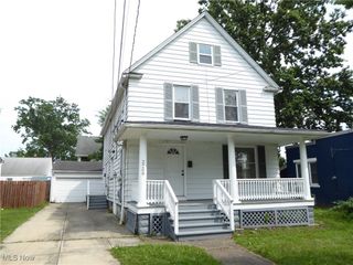 2209 Alger Road, Lakewood, OH 44107