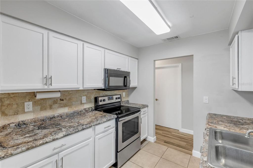 Image 12 of property listing at 240 BOB WHITE COURT 240, Daytona Beach, FL 32119