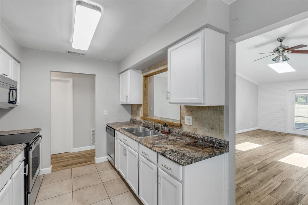 Image 13 of property listing at 240 BOB WHITE COURT 240, Daytona Beach, FL 32119