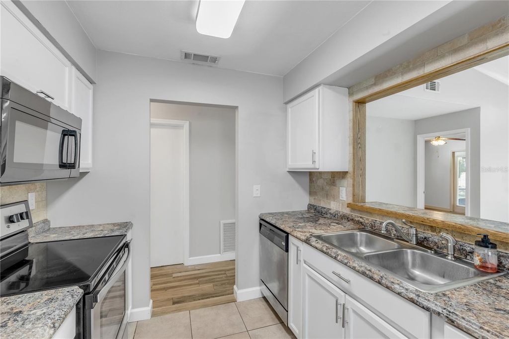 Image 14 of property listing at 240 BOB WHITE COURT 240, Daytona Beach, FL 32119