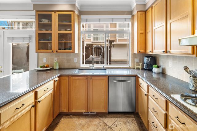 8630 113th Lane NE, Kirkland, WA 98033