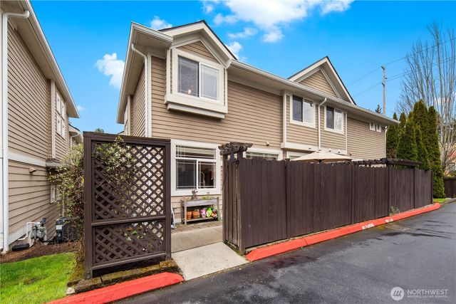 8630 113th Lane NE, Kirkland, WA 98033